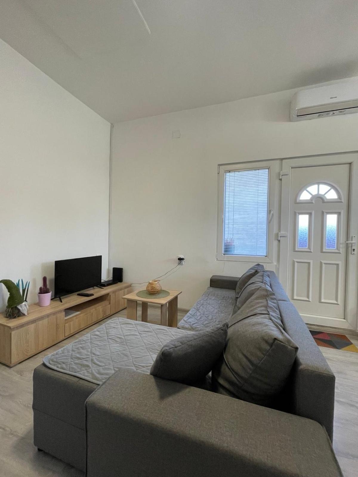 Kikinda Apartman Arthur מראה חיצוני תמונה